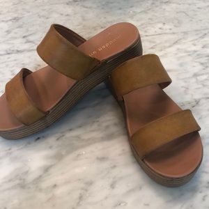 Platform sandals